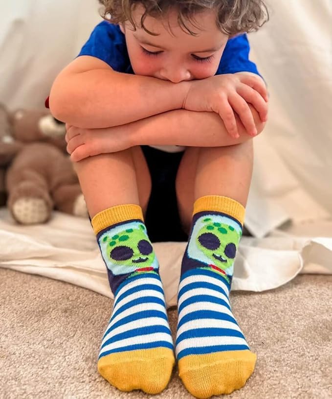 Jefferies Socks Boys Fashion Novelty Dinosaur Stripes Pattern Variety Crew Socks 9 Pair Pack